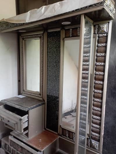 Singhar table or Dressing table