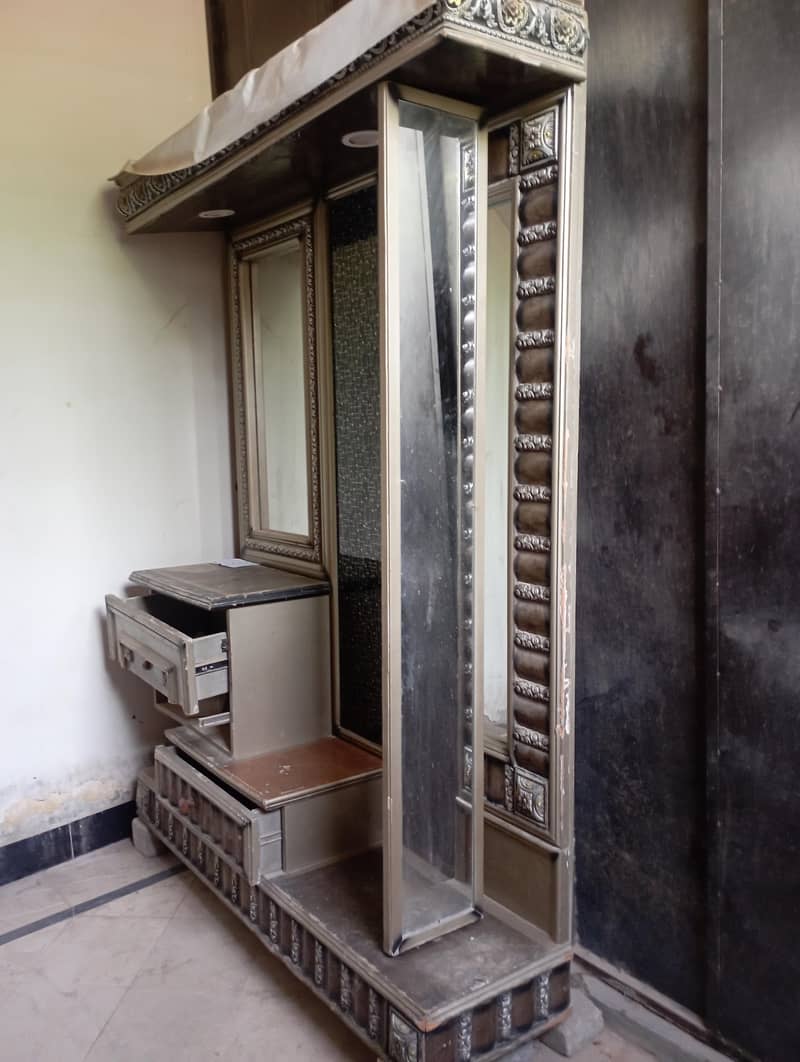 Singhar table or Dressing table 2