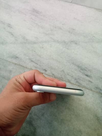 Apple iPhone XR