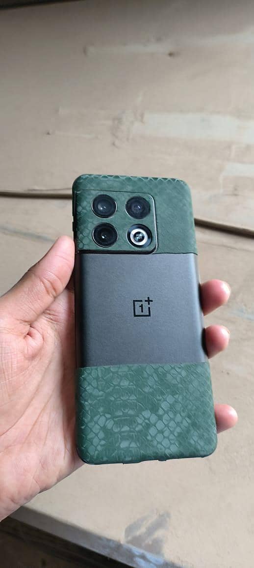One Plus 10 Pro 1