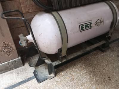 EKC Dubai CNG/LPG Cylinder 55 liter with original stand neat condition