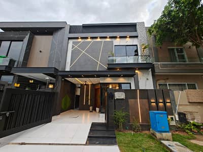 BRAND NEW 5 MARLA BEAUTIFULL HOUSE FOR RENT IN DHA PHASE 9 TOWN