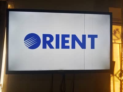 Orient company LCD 32 inch 10/8 condition LCD ma Kuch line ha baqi ok