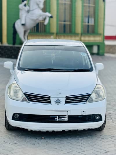 Nissan Tiida 2012