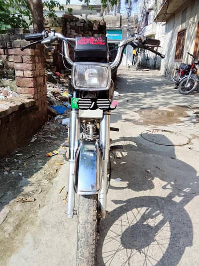 Honda 70 model (13) in good condition just buy an drive