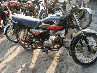 Honda pridor ha bilkul ok ha bas condition thori raf ha baqi ok ha
