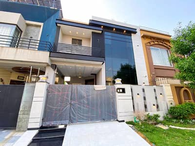 BRAND NEW 5 MARLA LUXURY HOUSE FOR RENT IN DHA PHASE 9 TOWN