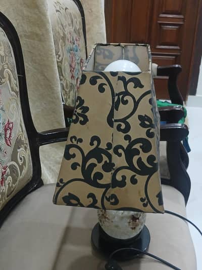 modern and elegant table lamp