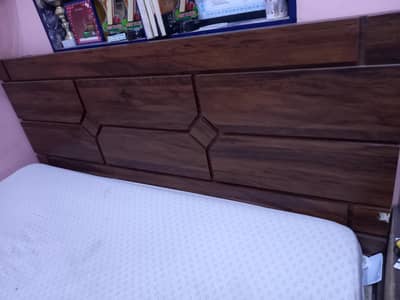 king size bed with Mattres