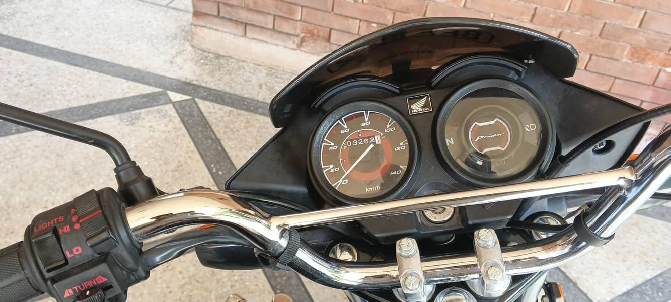 Honda Prioder 6