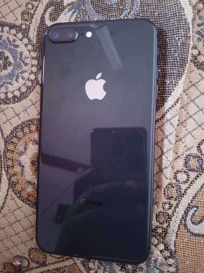 Apple iPhone 8 Plus 0