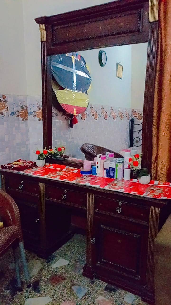 dressing table 0