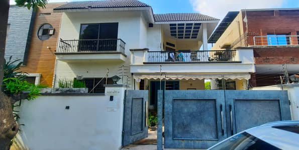 ONE KANAL SPANISH SLIGHTLY USED HOUSE WITH SOLAR IN DHA PHASE 8 AIR AVENUE