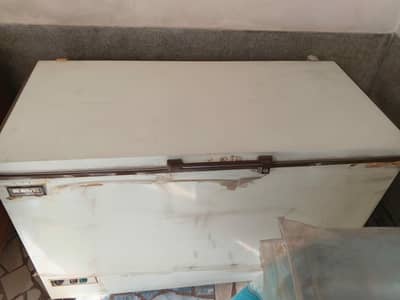 waves freezer like new condensation