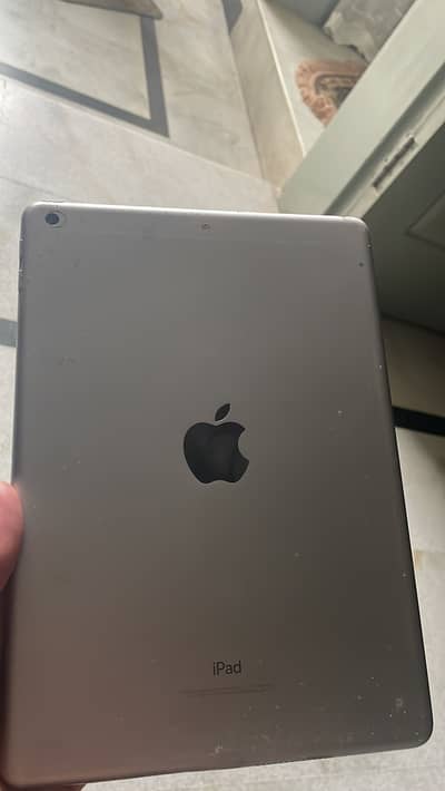 Ipad 6th Generation with Box Charger Sale Exchange