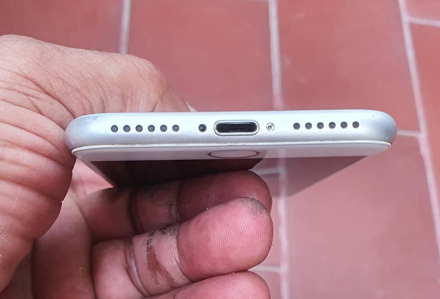 Apple iPhone 7 4