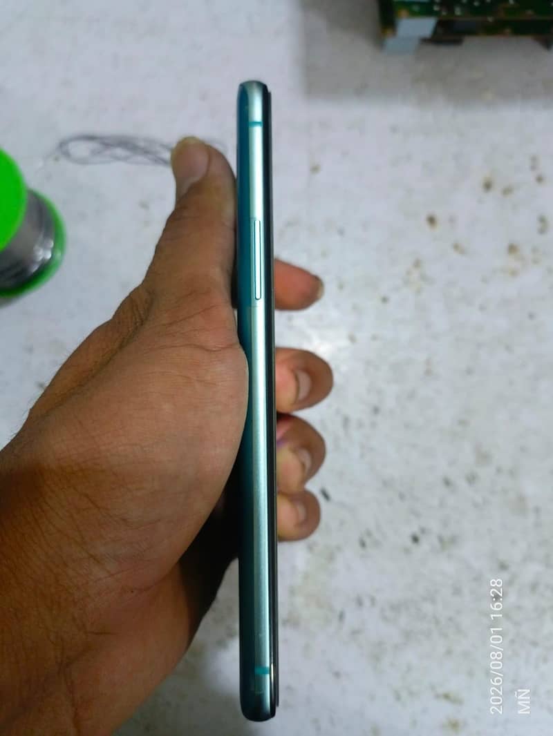 One Plus 8T 4