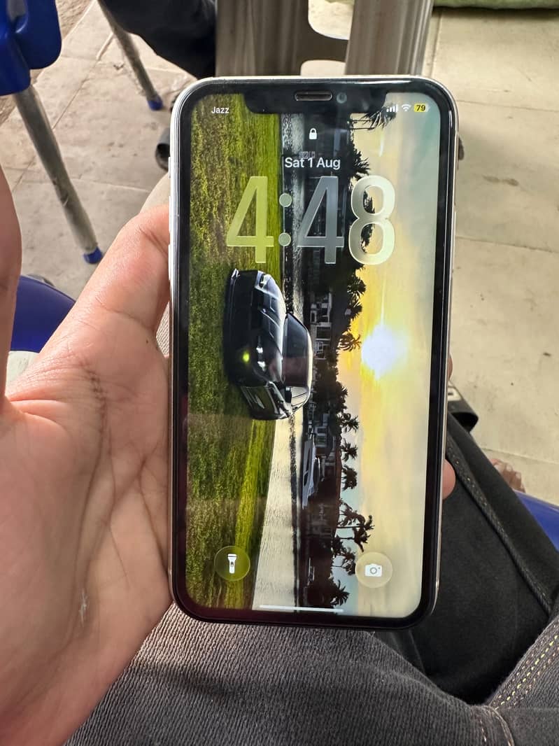 Apple iPhone 11 3