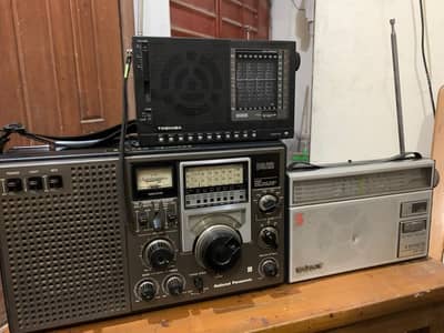 Vintage National Panasonic DR22, Sony ICF-J40, Toshiba RP-F11 Radios (