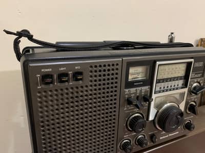Vintage National Panasonic DR22, Sony ICF-J40, Toshiba RP-F11 Radios (