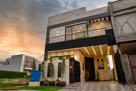 FULLY MODERN 5 MARLA HOUSE FOR SALE IN DHA PHASE 9 TOWN