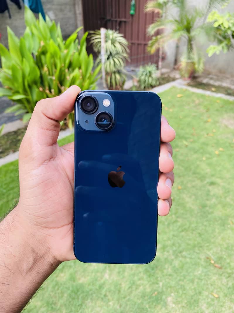 Apple iPhone 13 0