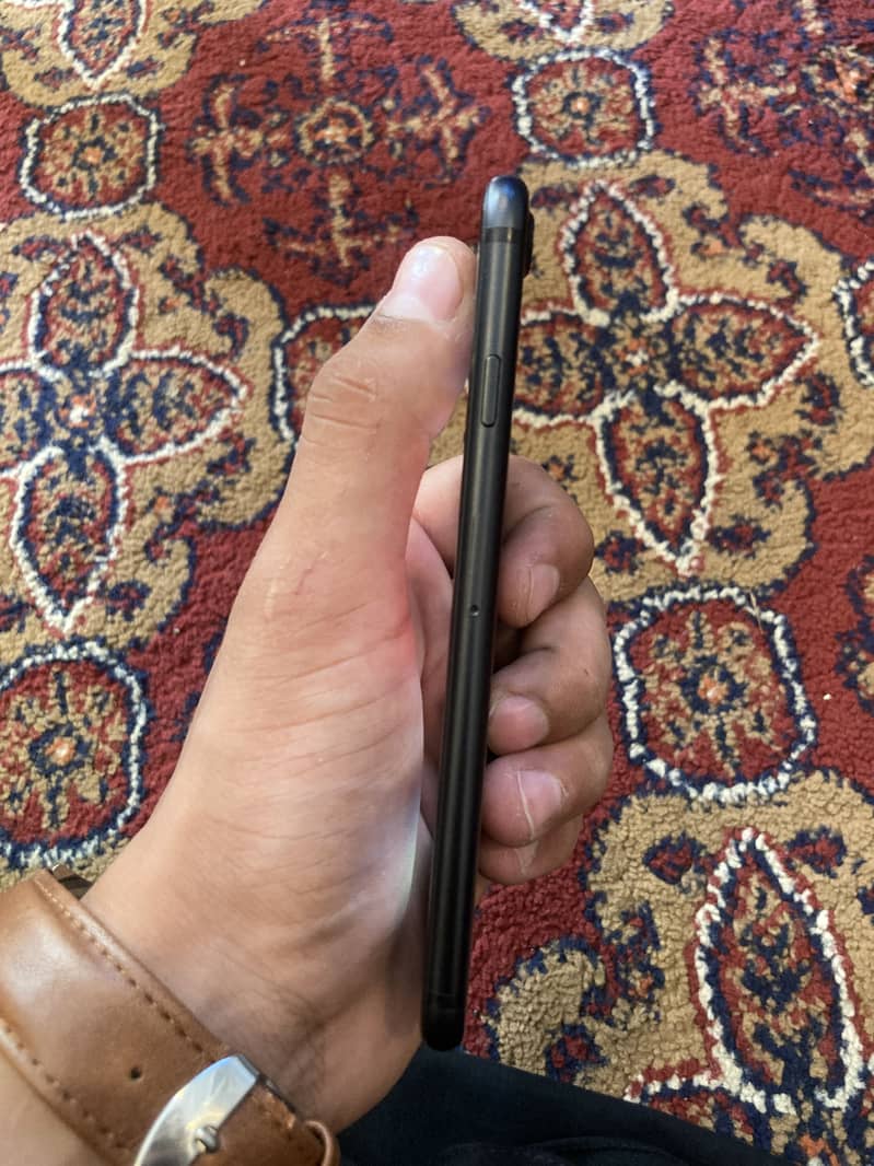 Apple iPhone 7 3