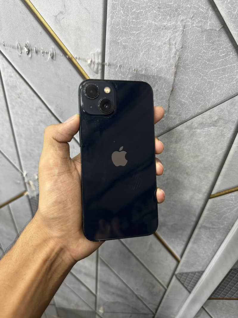 Apple iPhone 13 4