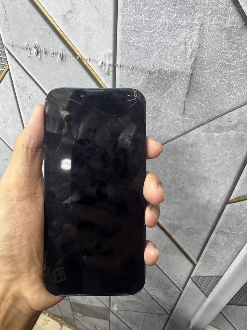 Apple iPhone 13 5