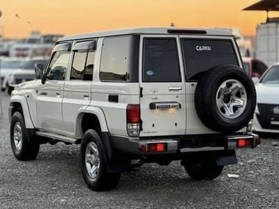 Toyota Land Cruiser 2015