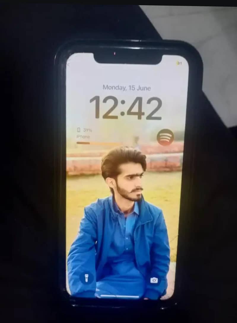 Apple iPhone 11 4