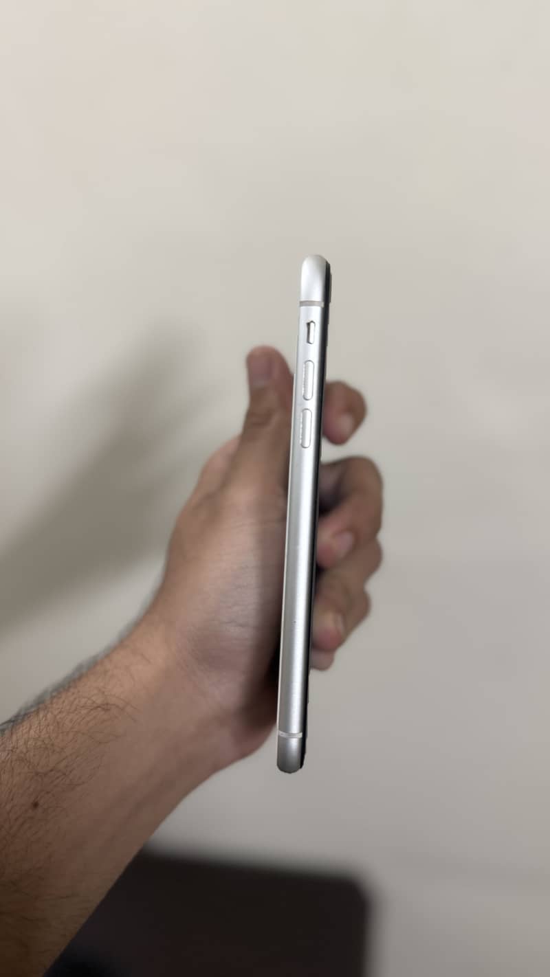 Apple iPhone 11 3
