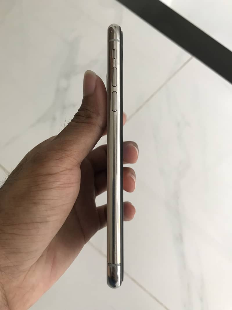 Apple iPhone X 14