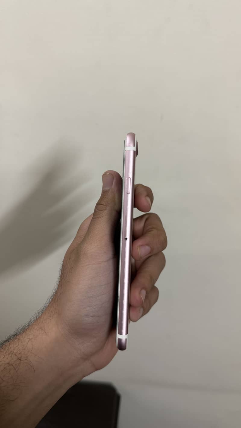 Apple iPhone 7 2