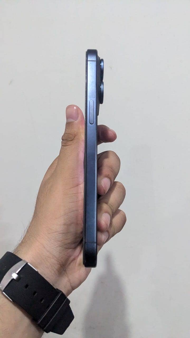 Apple iPhone 15 Pro Max 1