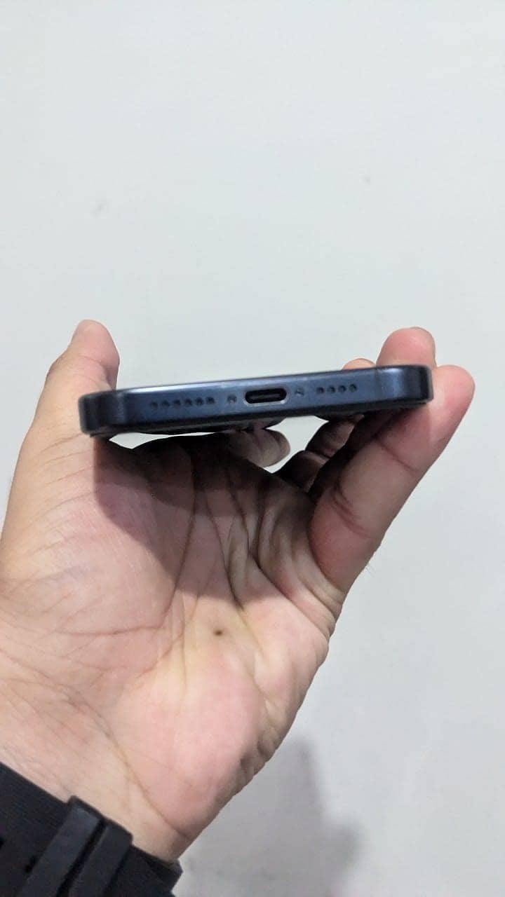 Apple iPhone 15 Pro Max 2