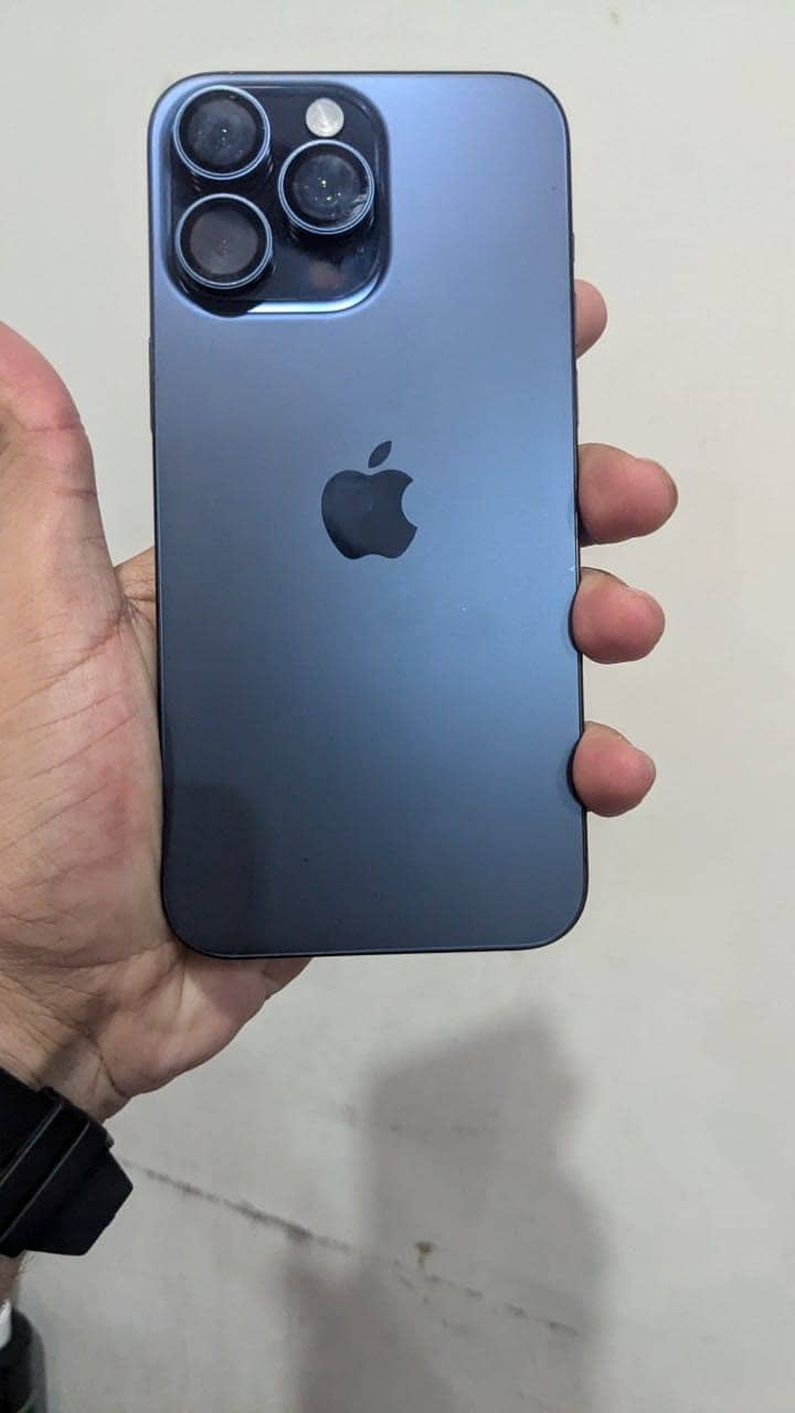 Apple iPhone 15 Pro Max 5