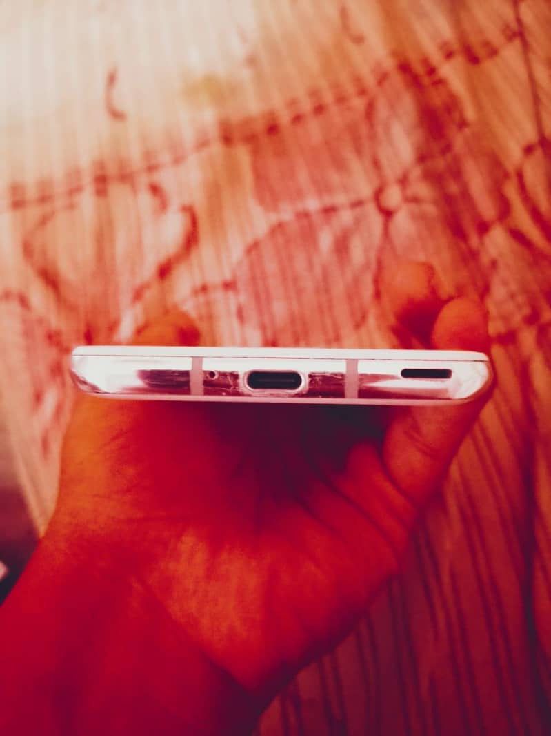 Sharp Aquos R2 2