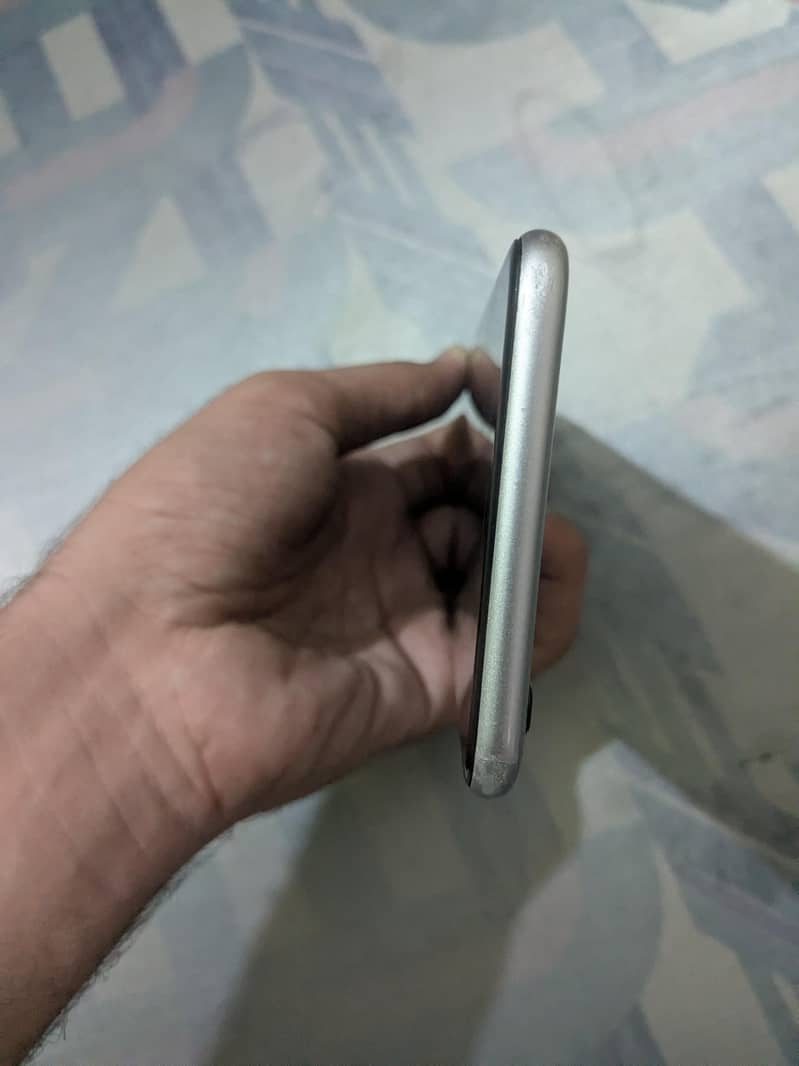 Apple iPhone 6S Plus 2