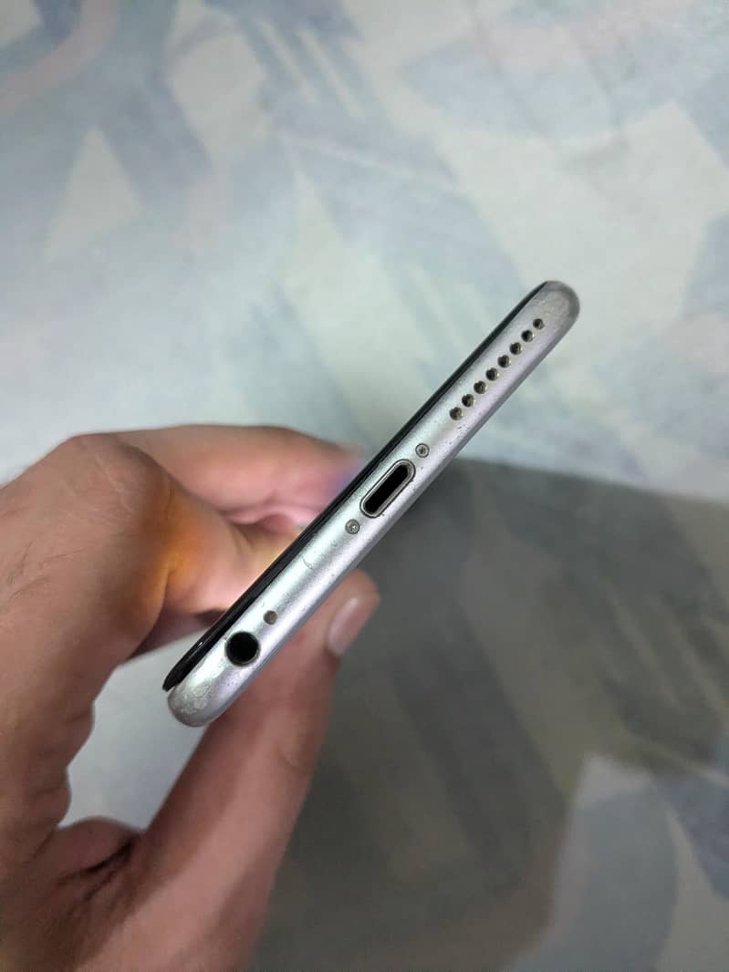 Apple iPhone 6S Plus 4