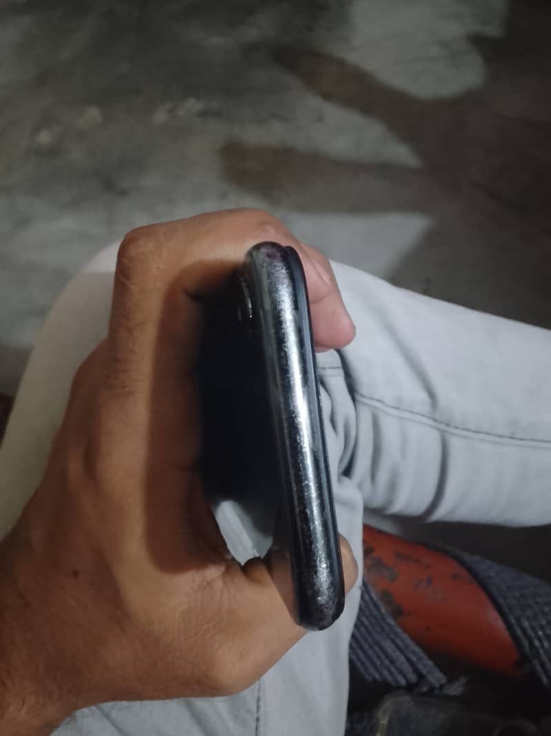 Apple iPhone X 3