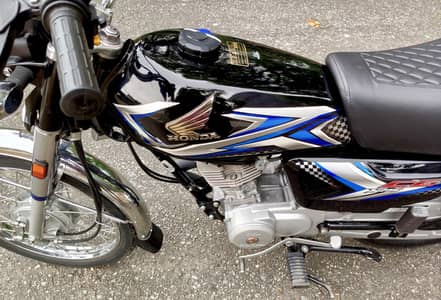 Honda 125 Model 2024/2025 Black condition luSsh Biometric On the spot