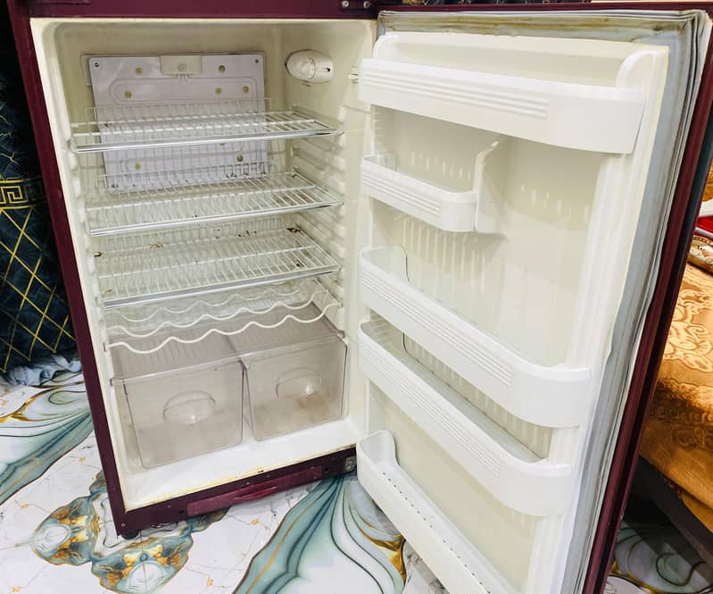 Orient fridge 4