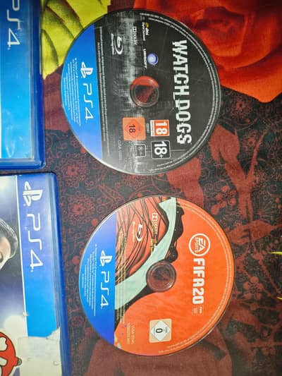 4 dvds of PS4 and ps5
