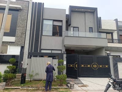8 Marla Luxury House For Sale