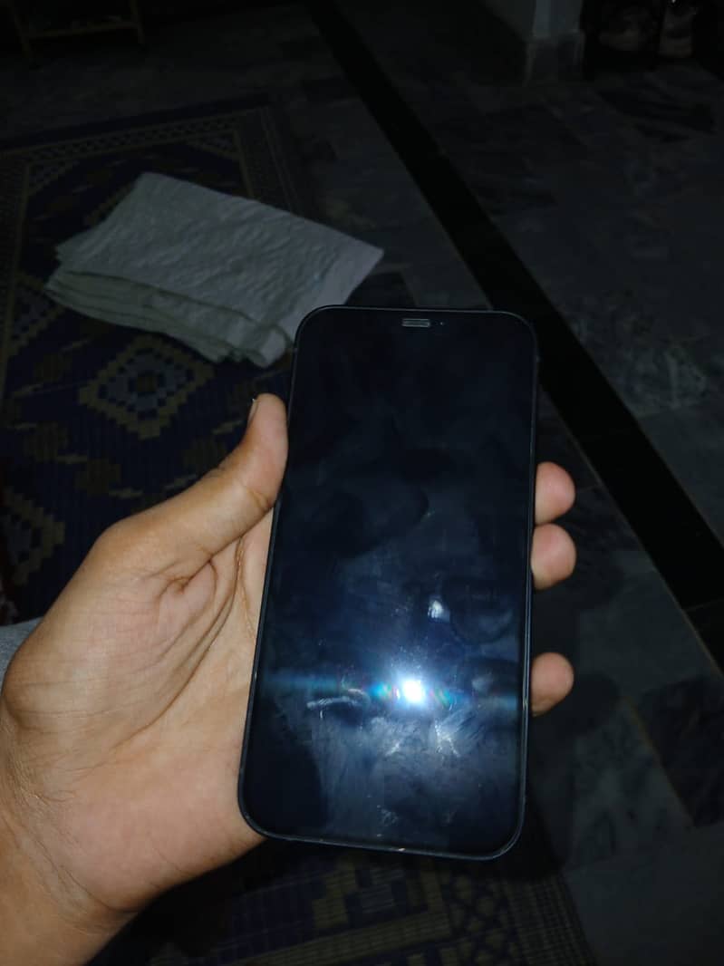 Apple iPhone 12 3
