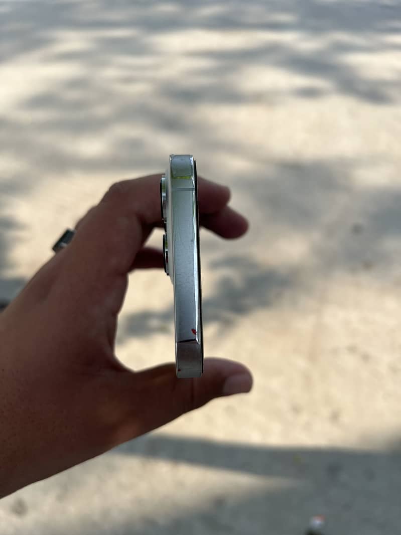 Apple iPhone 13 Pro 2