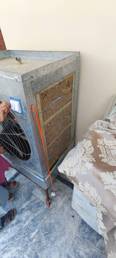 air cooler with saplai just 2mnth used for seal 03029175945 contect me