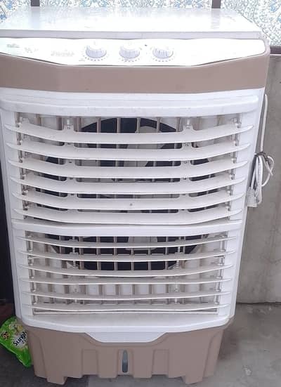 Pak Yunas plastic room air cooler,