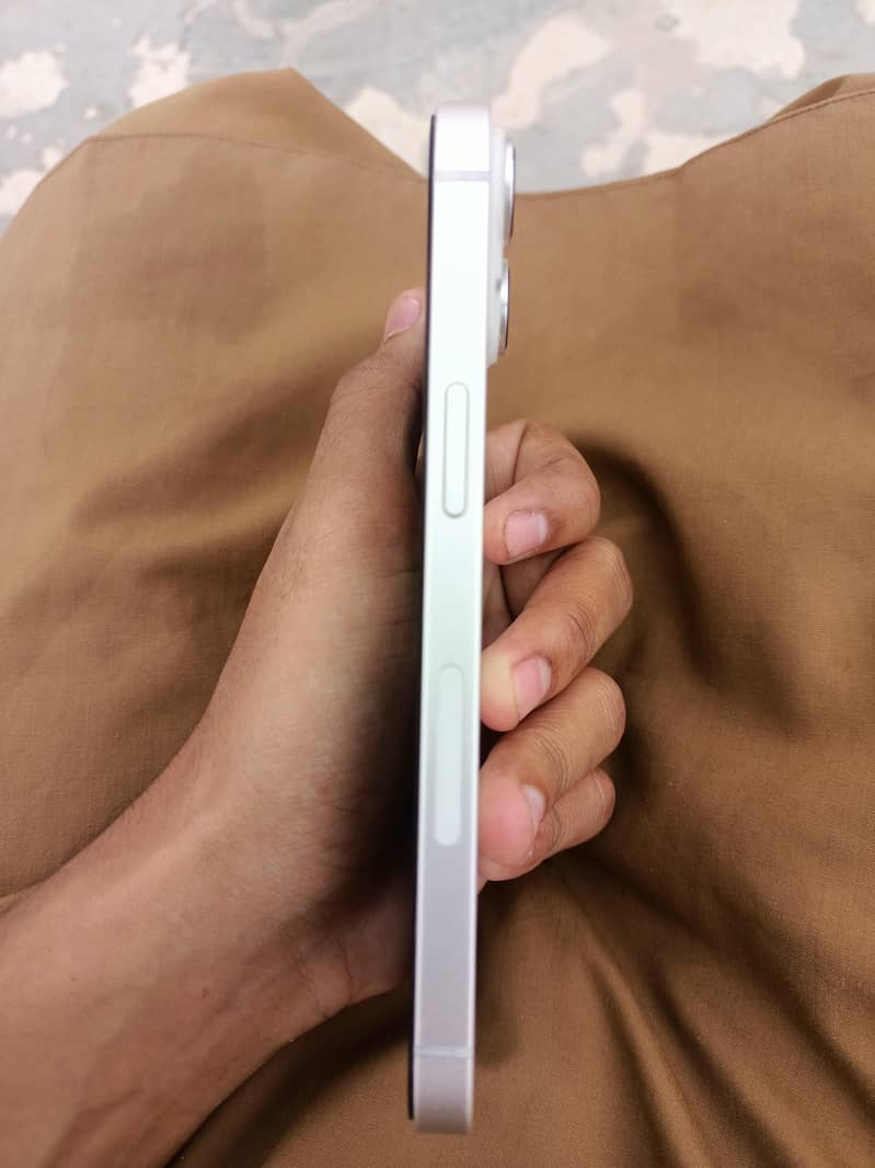 Apple iPhone 14 2